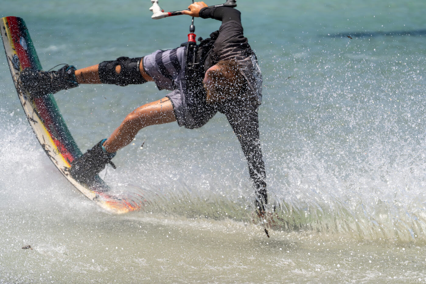 Kitesurfing triki na wodzie